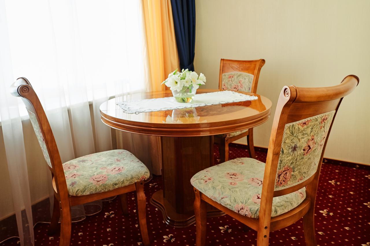 Hotel Nadezhda Dnipro Luaran gambar