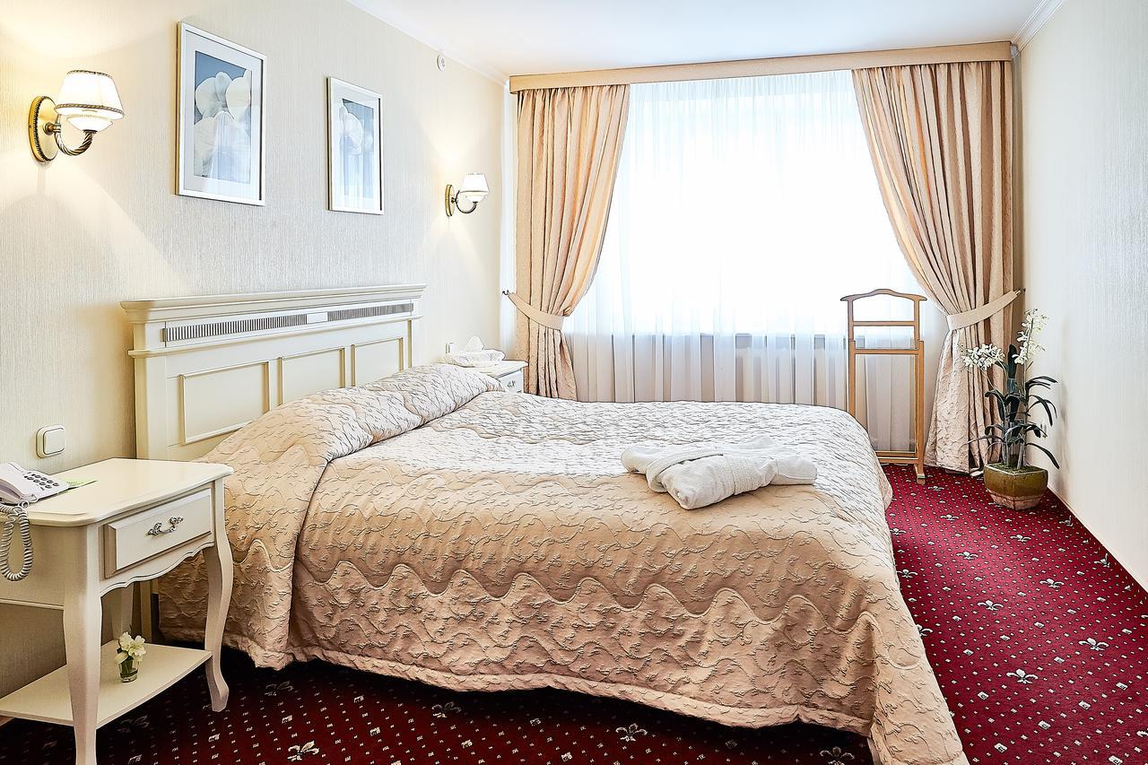 Hotel Nadezhda Dnipro Luaran gambar