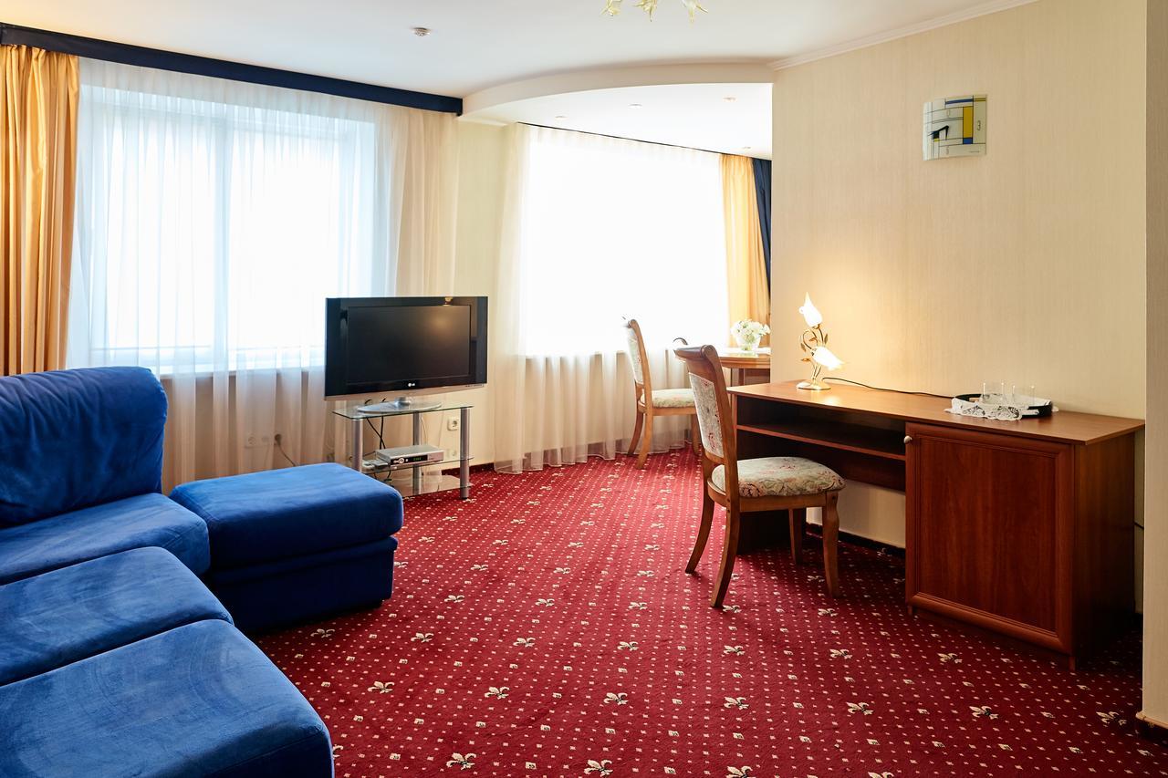 Hotel Nadezhda Dnipro Luaran gambar